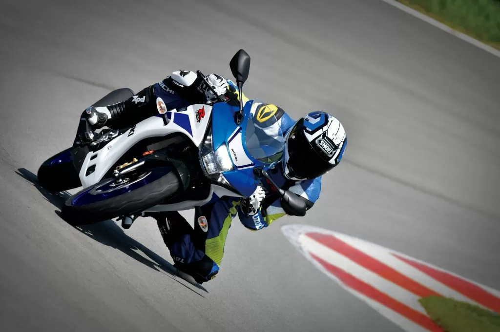 Suzuki GSX-R125 White Action Front